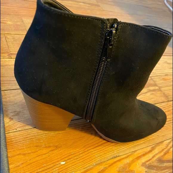Black heel booties - Picture 2 of 2